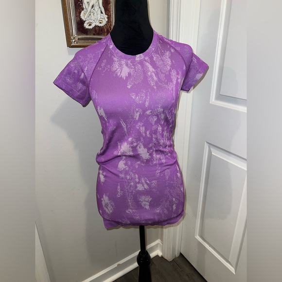Lululemon Purple Swiftly Tshirt - Picture 1 of 3